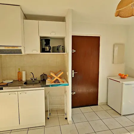 Apartament 2 Pieces Avec Piscine, Parking, Proche Commerces - - Fr-1-387-188 *